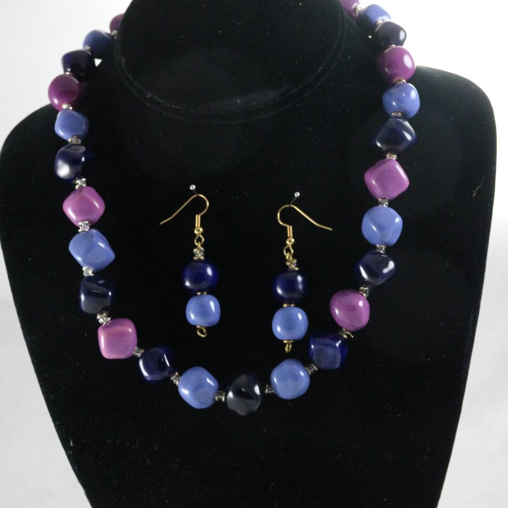 KAZURI Beads Cadeaux 18-inch Lavender Girl Necklace + Earrings + Bracelet Set - Picture 2 of 8